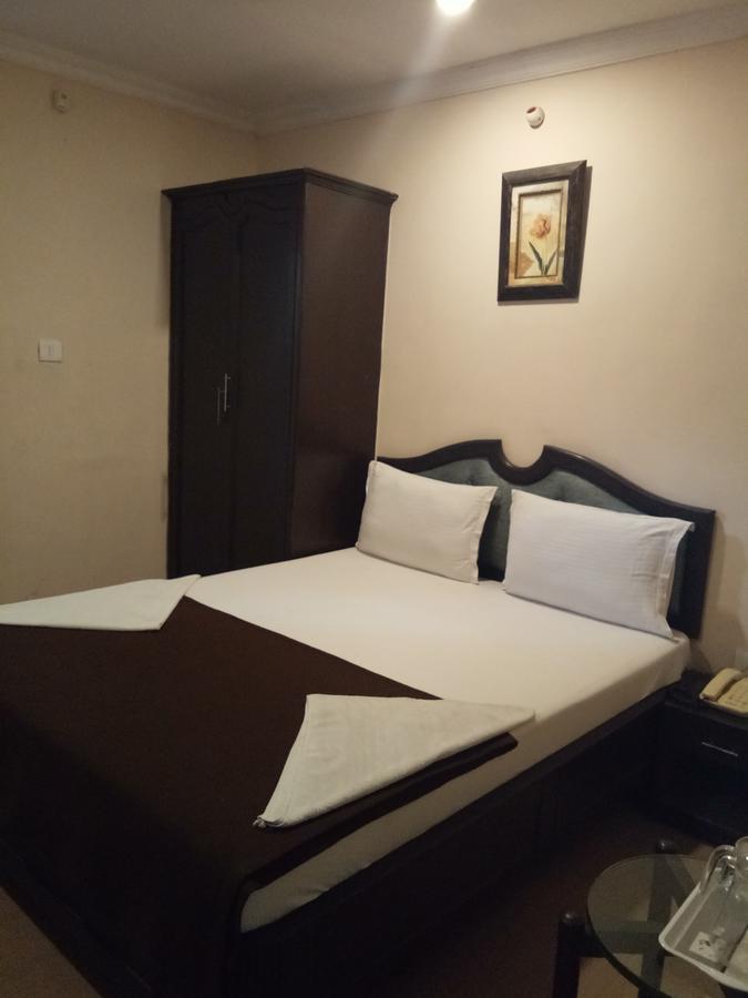Grand Tower Chennai Hotell Exteriör bild